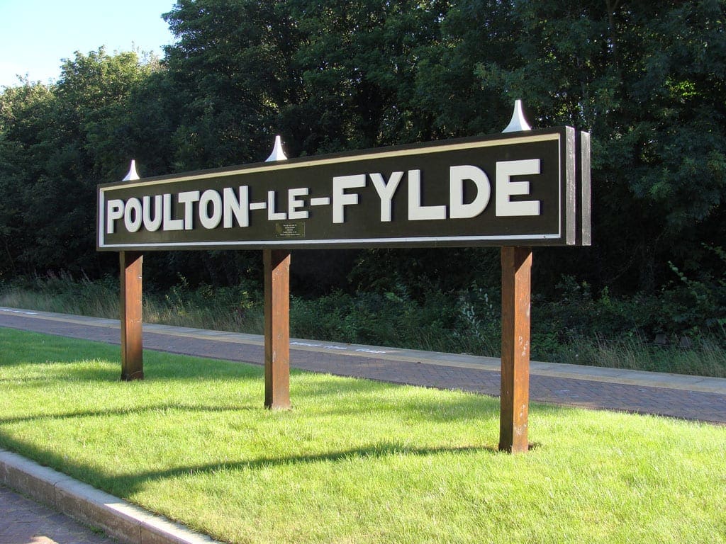 Poulton-le-Fylde_Railway_Station_sign