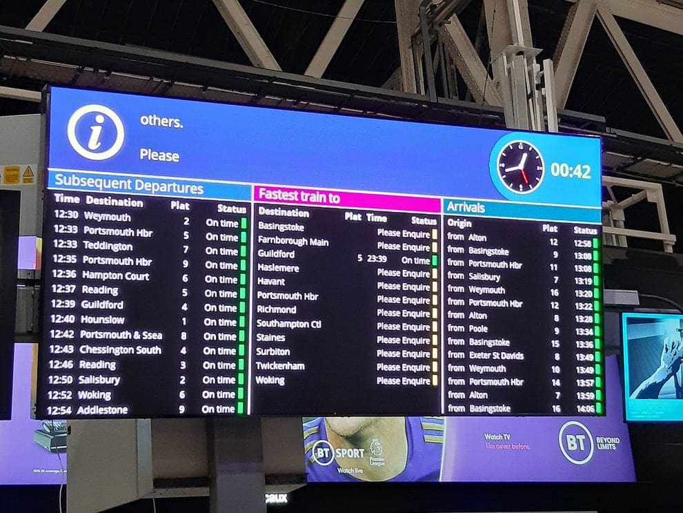 New LED screens at London Waterloo
