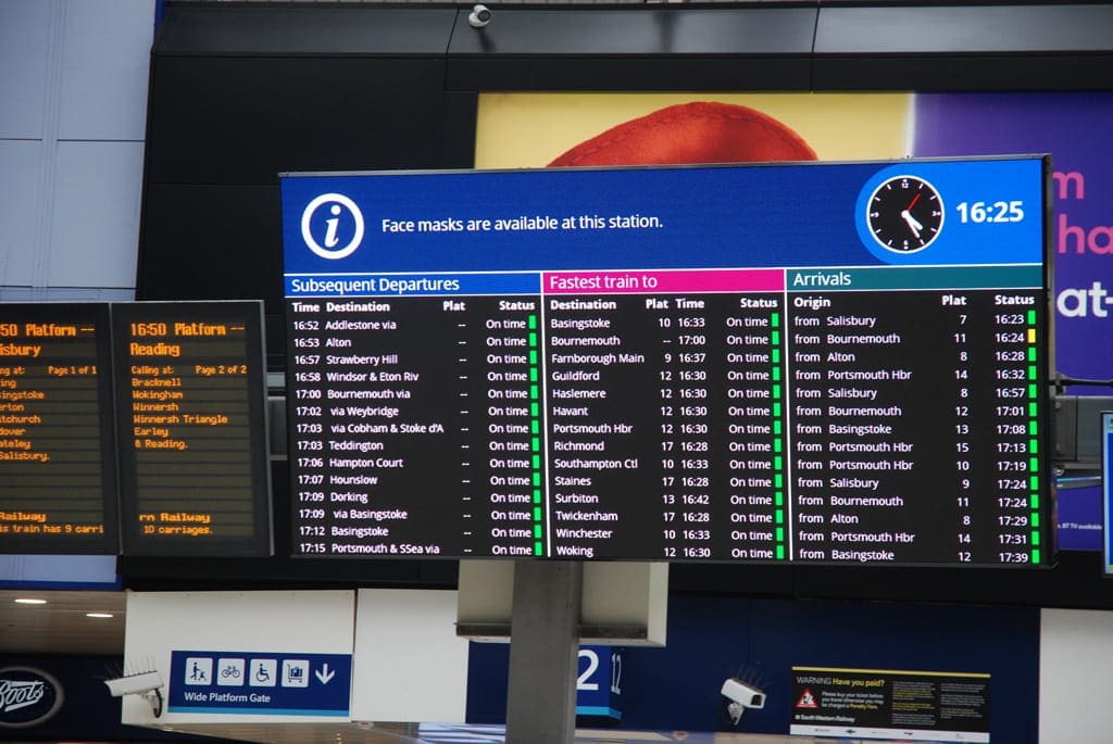London Waterloo screens