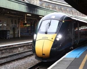 Hitachi 800 class train