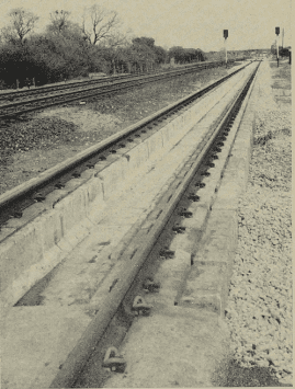 Junction between the Channel Tunnel design and (foreground) the “direct laying” section.
